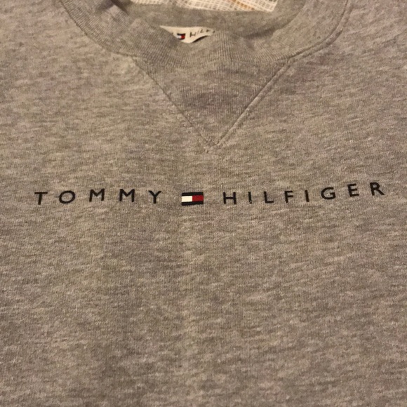 Vintage Tommy Hilfiger crew sweater - Picture 3 of 4
